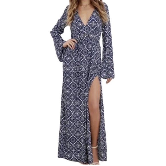 Lulus Mandala Daydream Blue White Print Bell Sleeve Maxi Dress Size M Side Slits - Picture 1 of 5